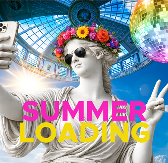 Summer loading - staue wearing sunglasses and hflower crown taking selfie